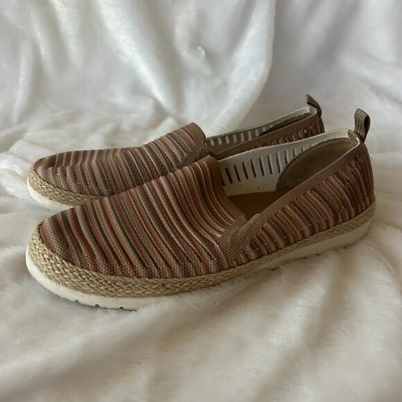 BOBs from Skechers Slip On Shoes Womens Size 8 Tan Mesh Memory Foam Boat Shoes - Picture 1 of 7